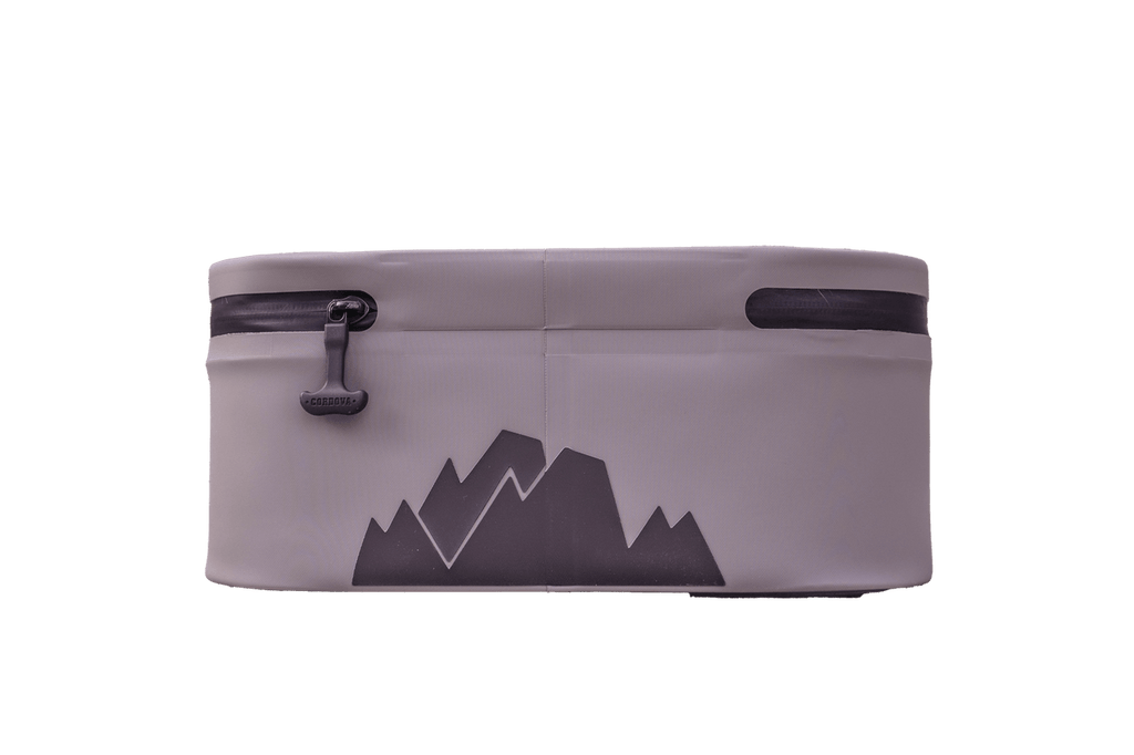 BACKCOUNTRY CLASS™ COOLER LUNCH BAG in muted mauve with a black zipper, top handle slot and mountain graphic